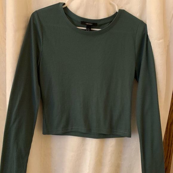 Forever 21 Tops - ☀️Forever 21 Green Long Sleeve Crop Top